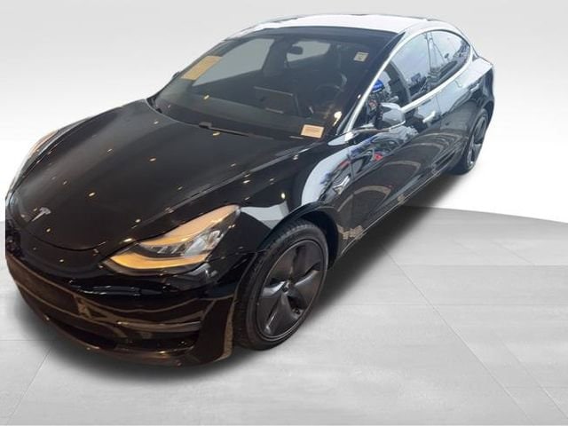 2019 Tesla Model 3 Mid Range's photo