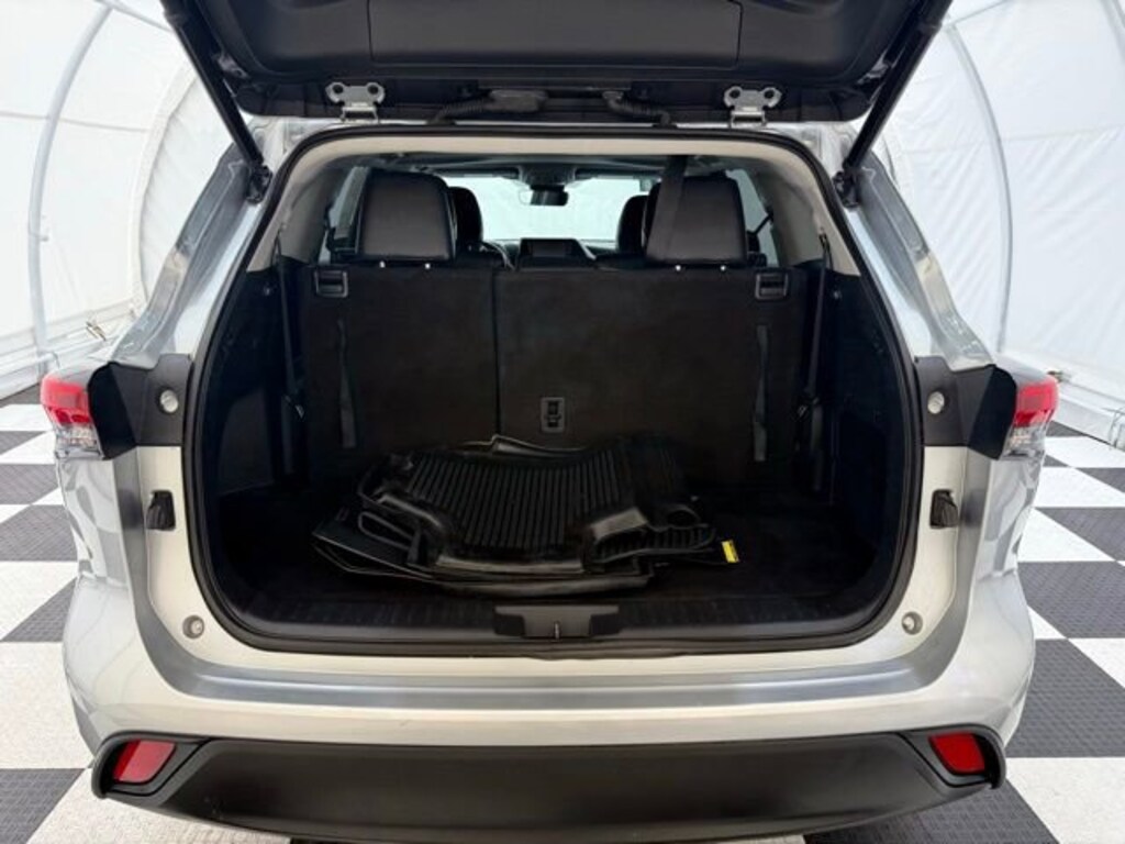 Used 2021 Toyota Highlander XLE
