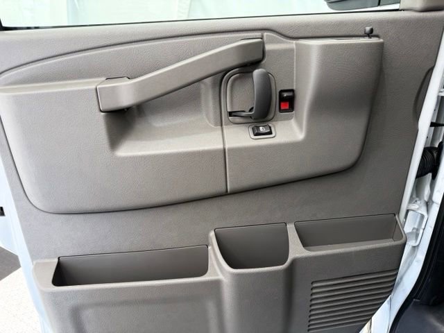 2026 Chevrolet Express Cargo Work Van - Photo 14