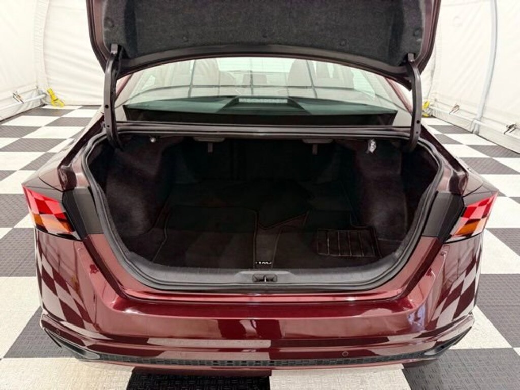 Used 2024 Nissan Altima 2.5 SV