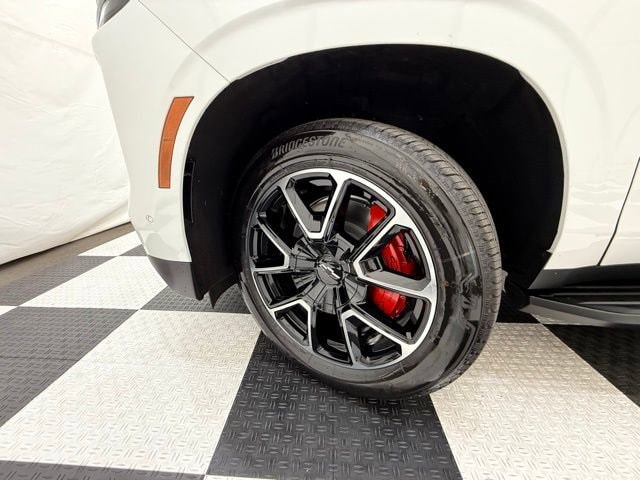 2025 Chevrolet Suburban RST - Photo 12
