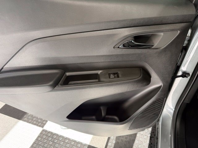 2027 Chevrolet Bolt LT - Photo 28