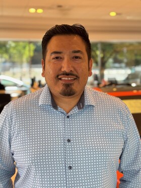 Staff member ROBIN ESTRADA from ID_5d6a97