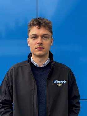 Staff member Ilya Dreizin from ID_094144