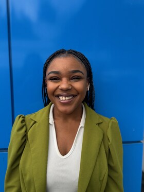 Staff member KELLY ANDERSON from ID_094144