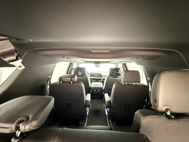 2025 Chevrolet Suburban RST - Photo 33