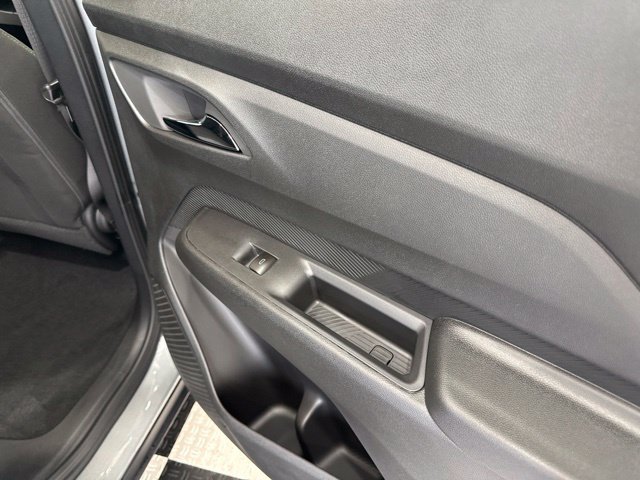 2027 Chevrolet Bolt LT - Photo 25