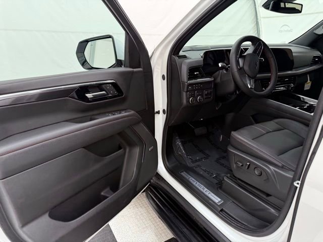 2025 Chevrolet Suburban RST - Photo 36