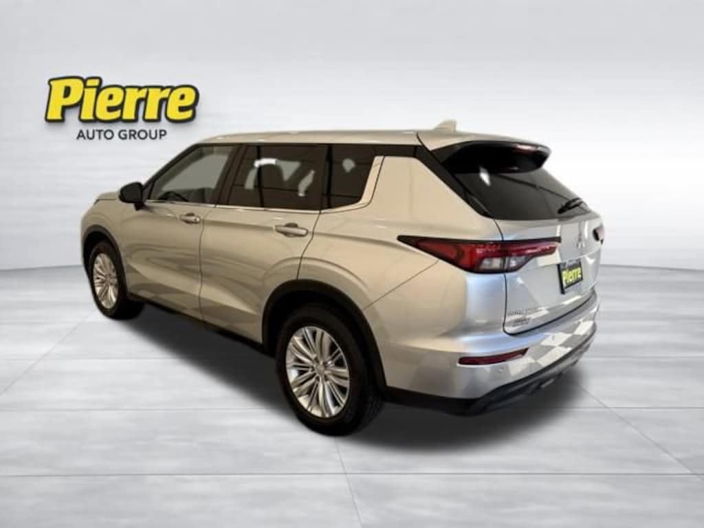 Used 2022 Mitsubishi Outlander ES