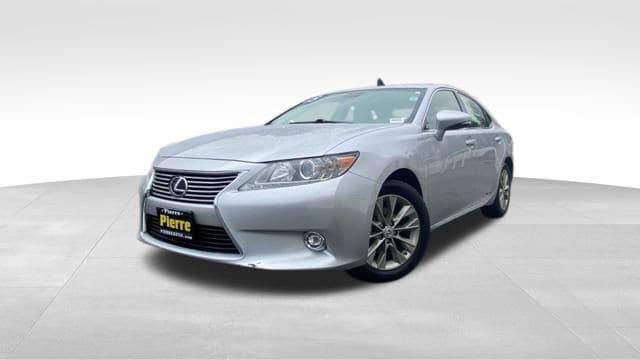 2015 Lexus ES 300h's photo