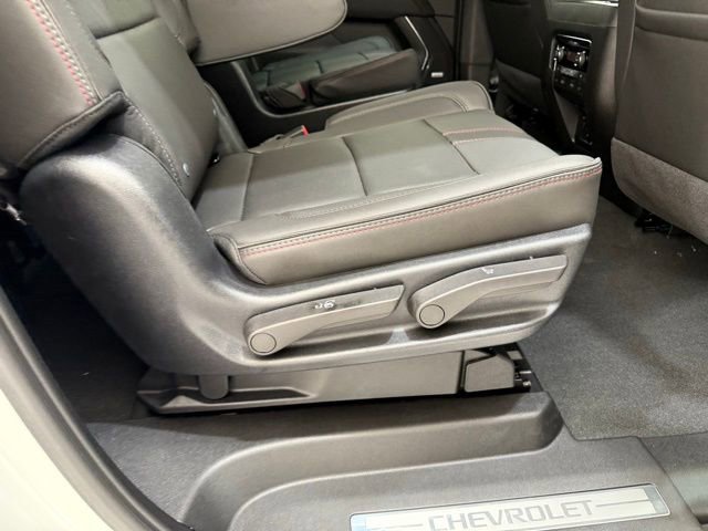 2025 Chevrolet Suburban RST - Photo 28
