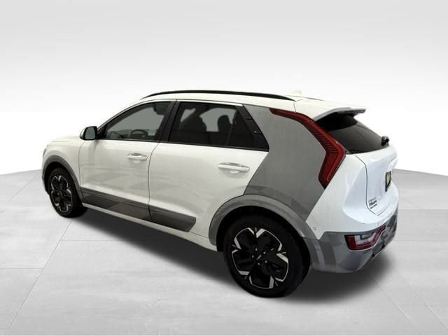 Used 2023 Kia Niro Wave with VIN KNDCT3L15P5015505 for sale in Seattle, WA