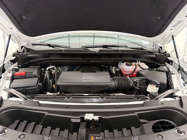 2025 Chevrolet Suburban RST - Photo 11