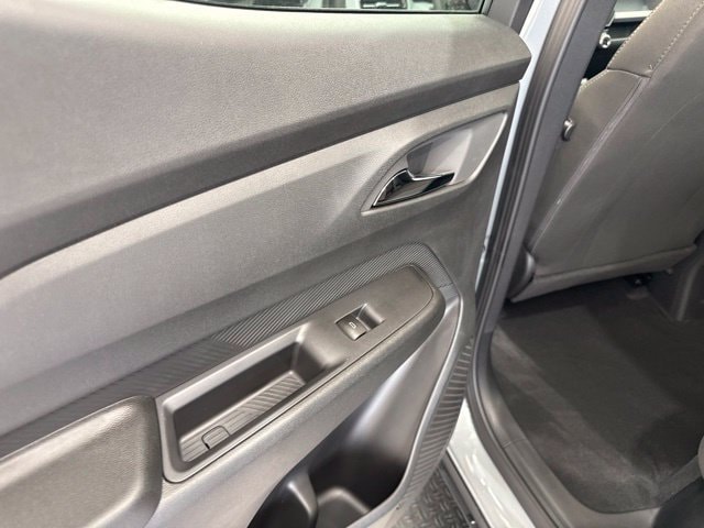 2027 Chevrolet Bolt LT - Photo 42