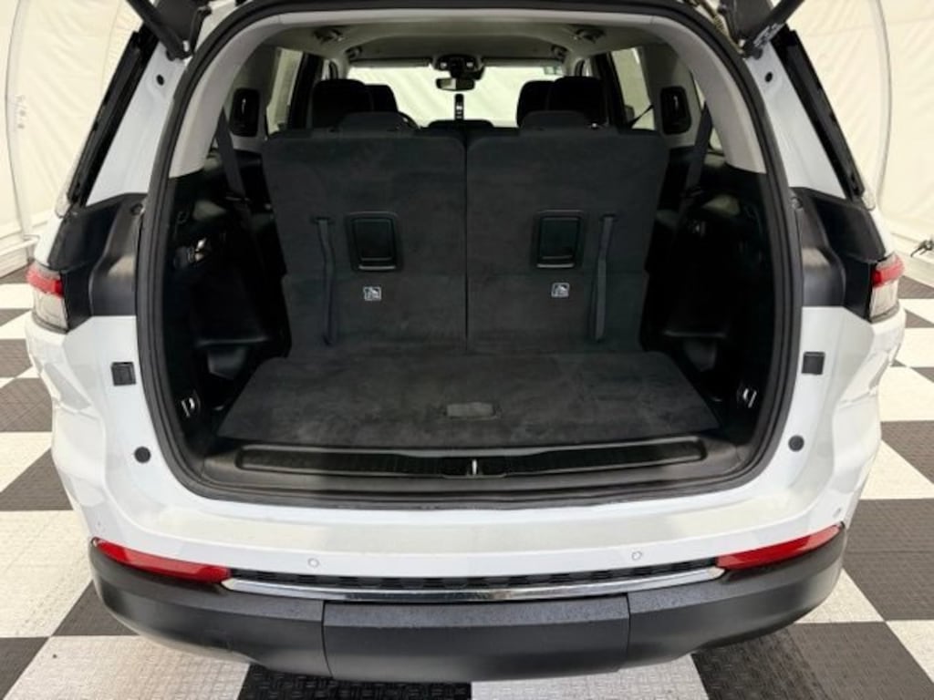 Used 2021 Jeep Grand Cherokee L Laredo