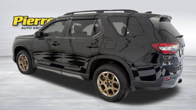 Used 2024 Honda Pilot TrailSport SUV