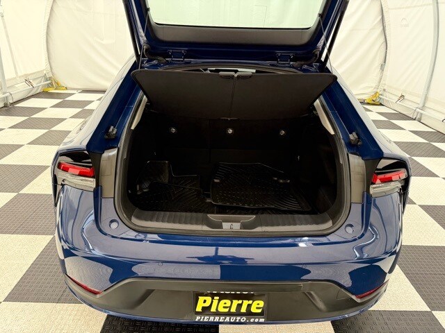 2024 Toyota Prius LE photo 3