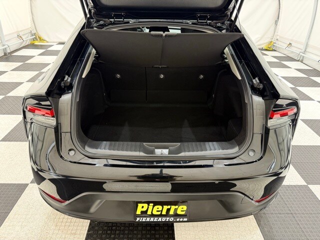 2024 Toyota Prius LE photo 3