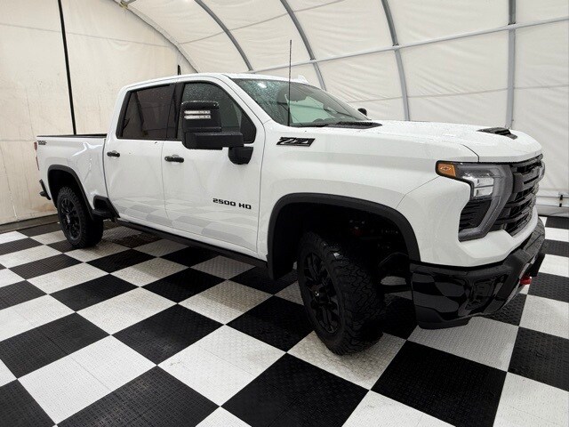 2026 Chevrolet Silverado 2500HD LTZ photo 2