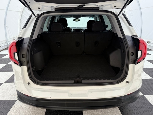 2024 Gmc Terrain SLE photo 3