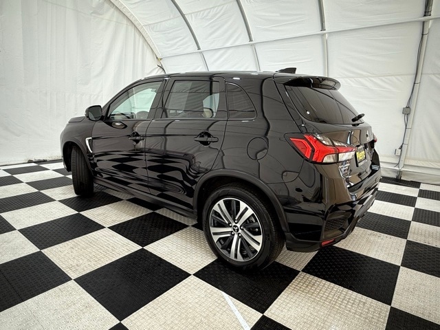 2024 Mitsubishi Outlander Sport SE photo 2