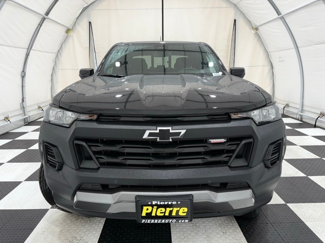 2026 Chevrolet Colorado Trail Boss photo 2