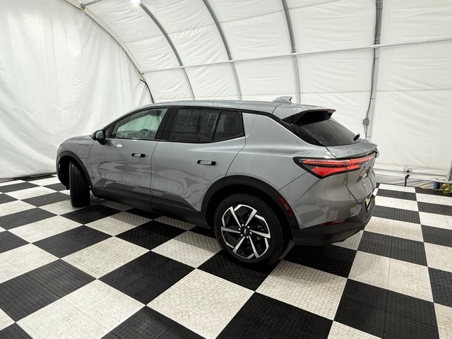 2026 Chevrolet Equinox EV 1LT photo 2