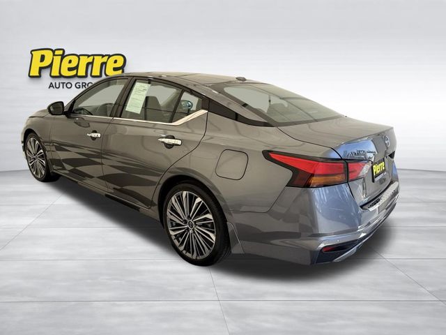 Used 2023 Nissan Altima 2.5 SL Sedan
