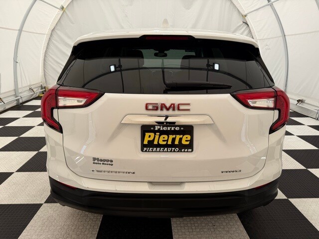 2024 Gmc Terrain SLE photo 2