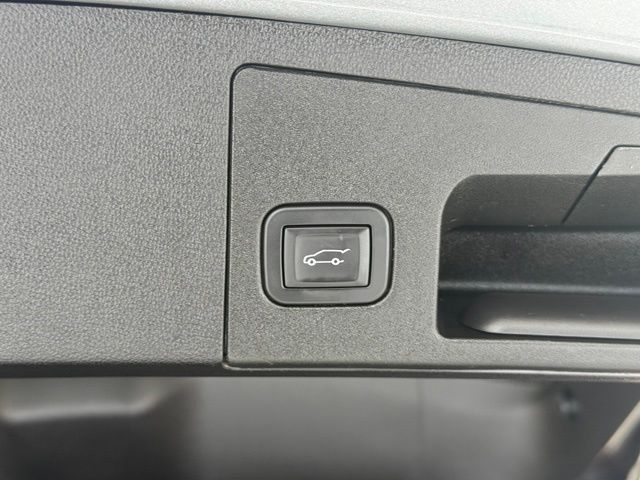 Used 2025 CADILLAC XT4 Premium Luxury SUV