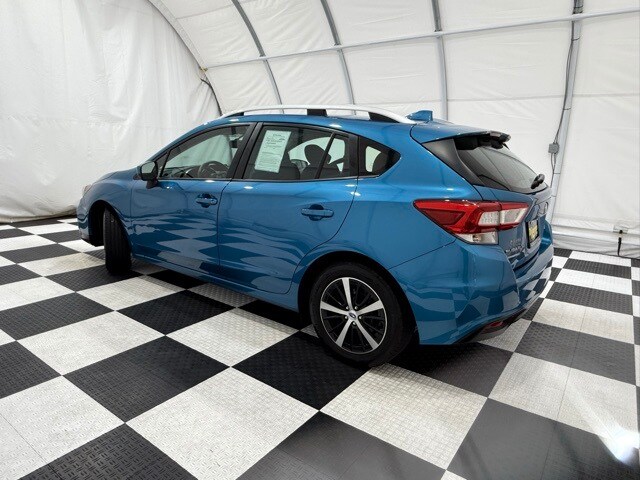 2019 Subaru Impreza 2.0i Premium photo 2