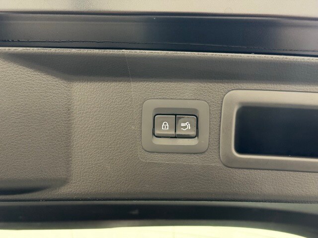 2025 Mazda CX-50 2.5 S Preferred photo 3