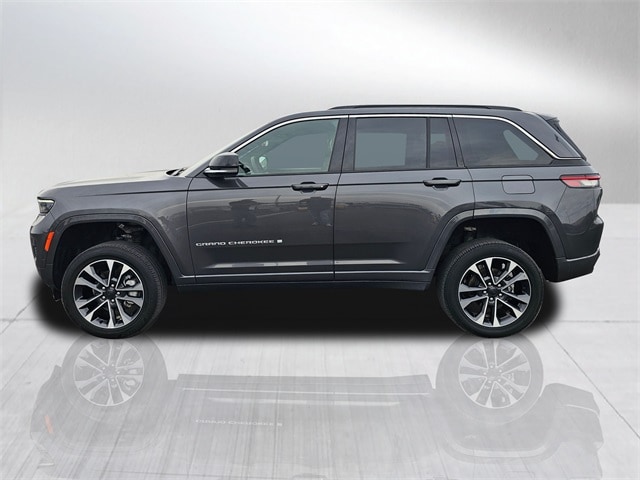 2024 Jeep Grand Cherokee Overland photo 3