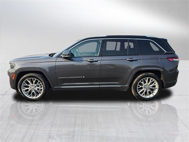 2023 Jeep Grand Cherokee Summit photo 3