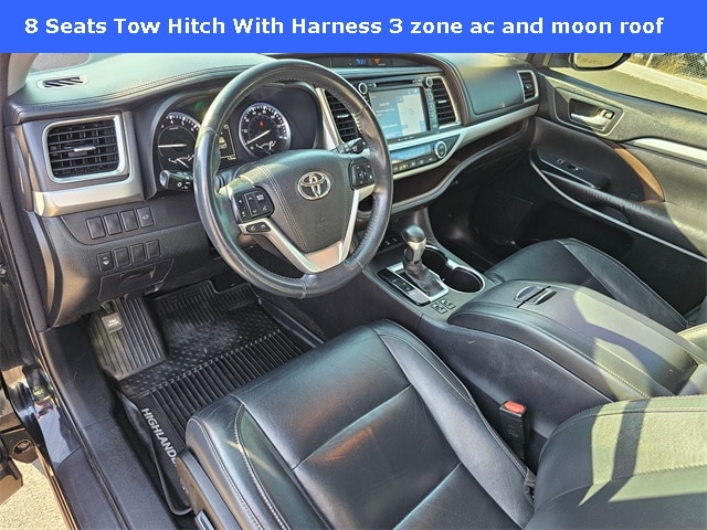 2016 Toyota Highlander XLE photo 2