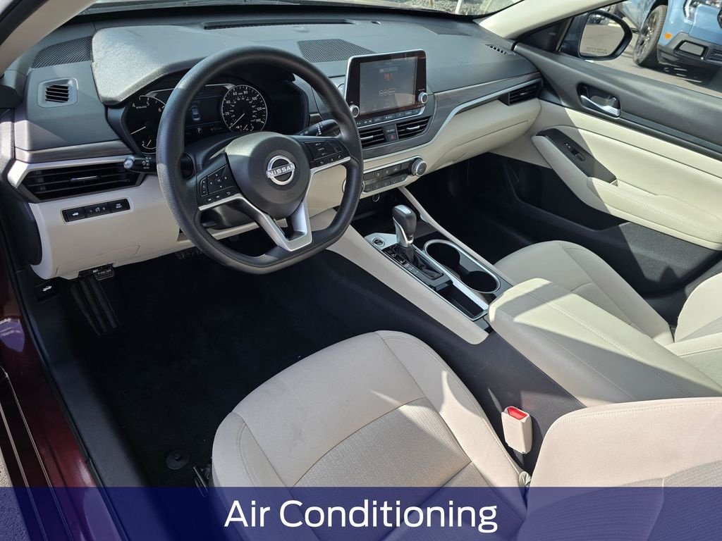 Used 2024 Nissan Altima 2.5 SV Sedan