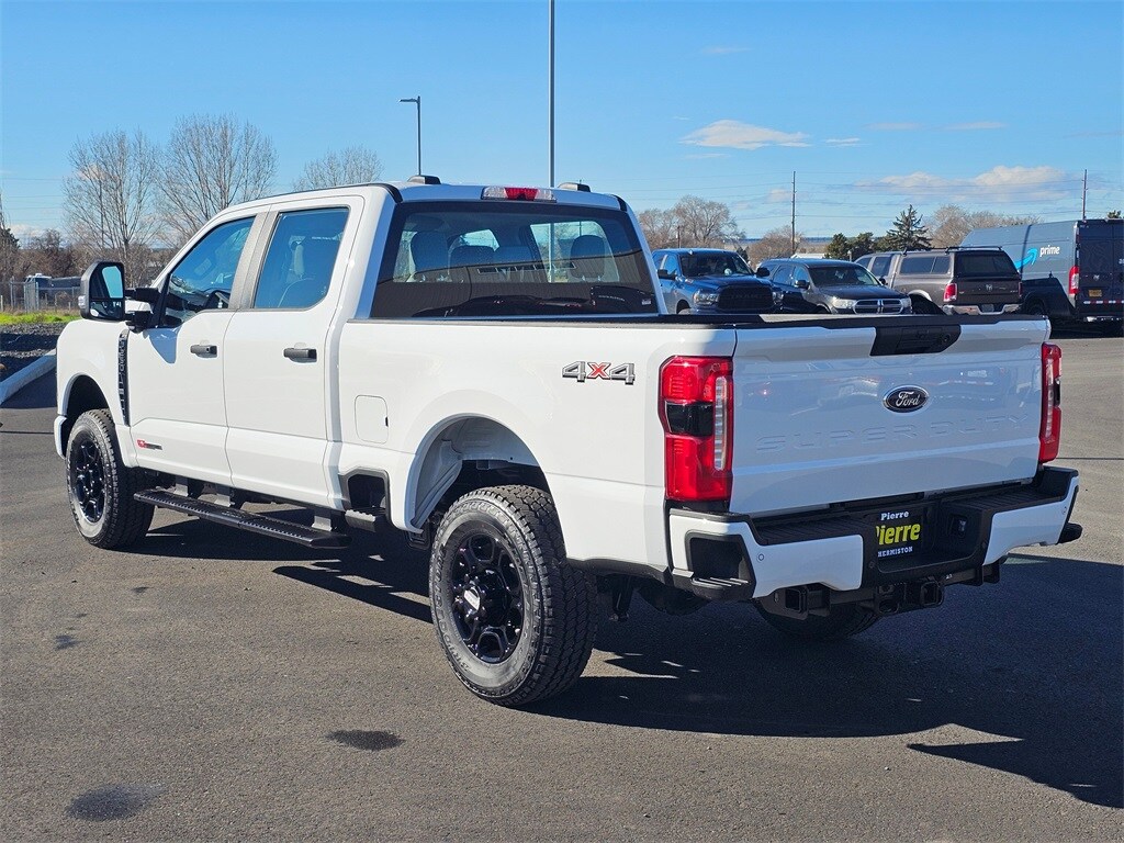 New 2026 Ford F-250 XLT Truck Crew Cab