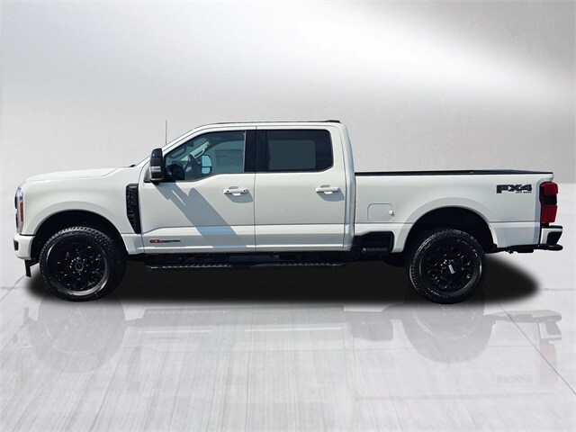 2025 Ford F-350 photo 2