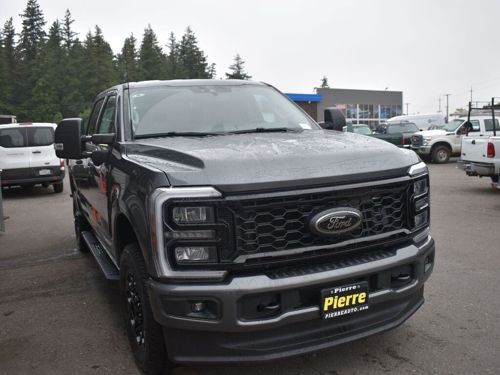 New 2026 Ford F-350 XLT Truck Crew Cab