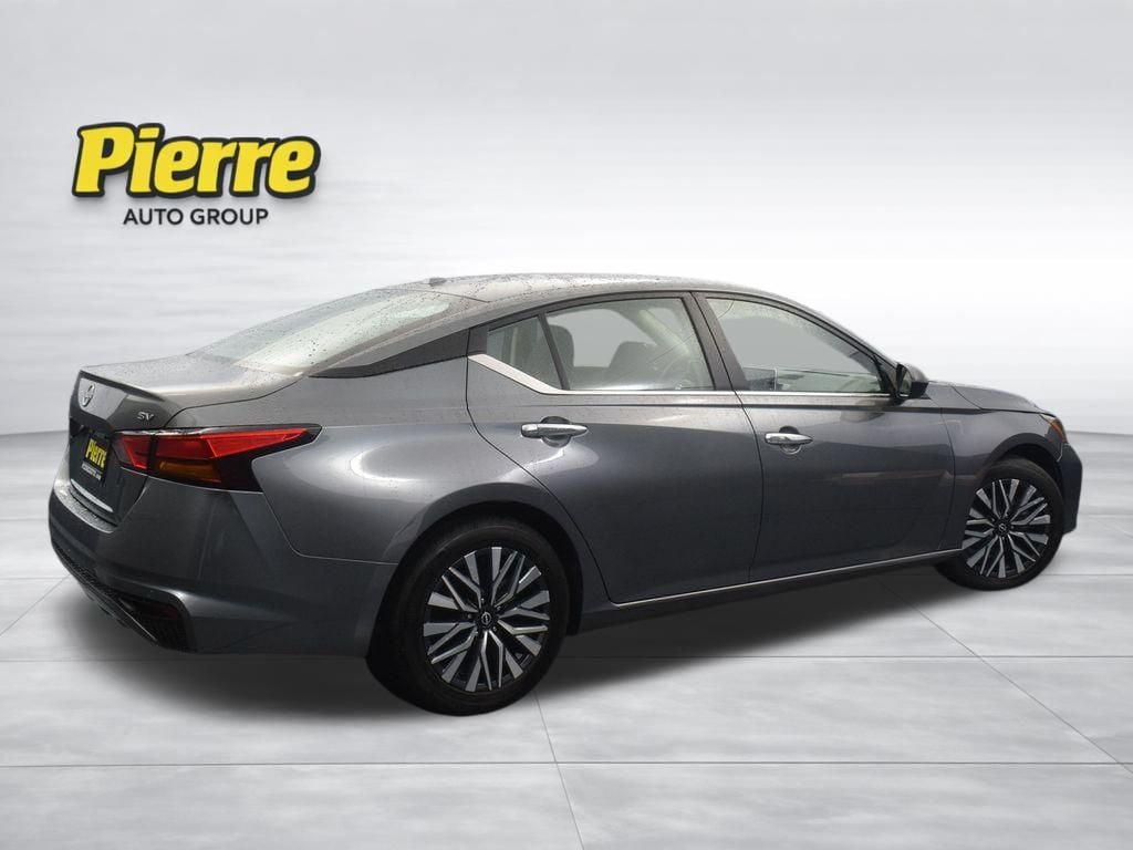 Used 2024 Nissan Altima 2.5 SV Sedan