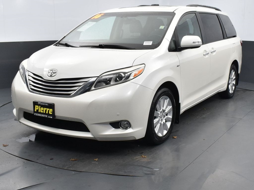 2016 Toyota Sienna Limited's photo