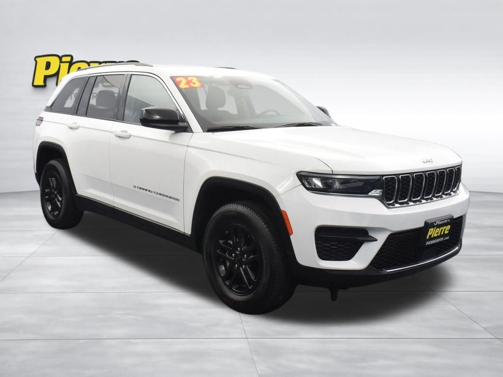 Used 2023 Jeep Grand Cherokee Laredo SUV