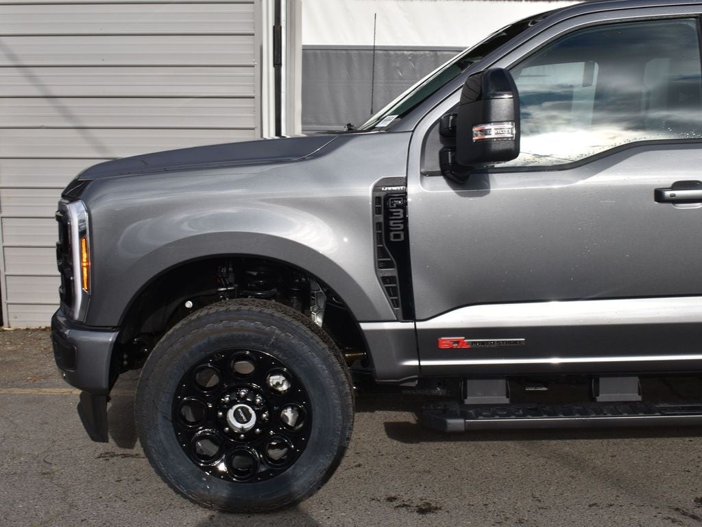 New 2025 Ford F-350 Lariat Truck Crew Cab