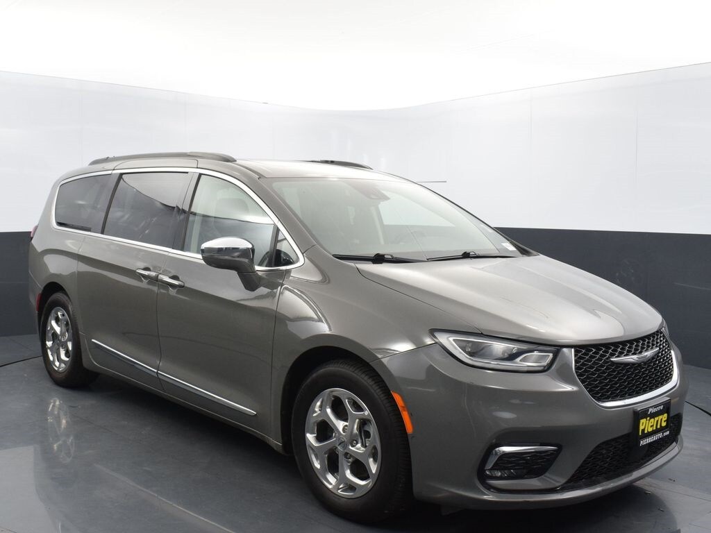 Used 2022 Chrysler Pacifica Limited Van Passenger Van