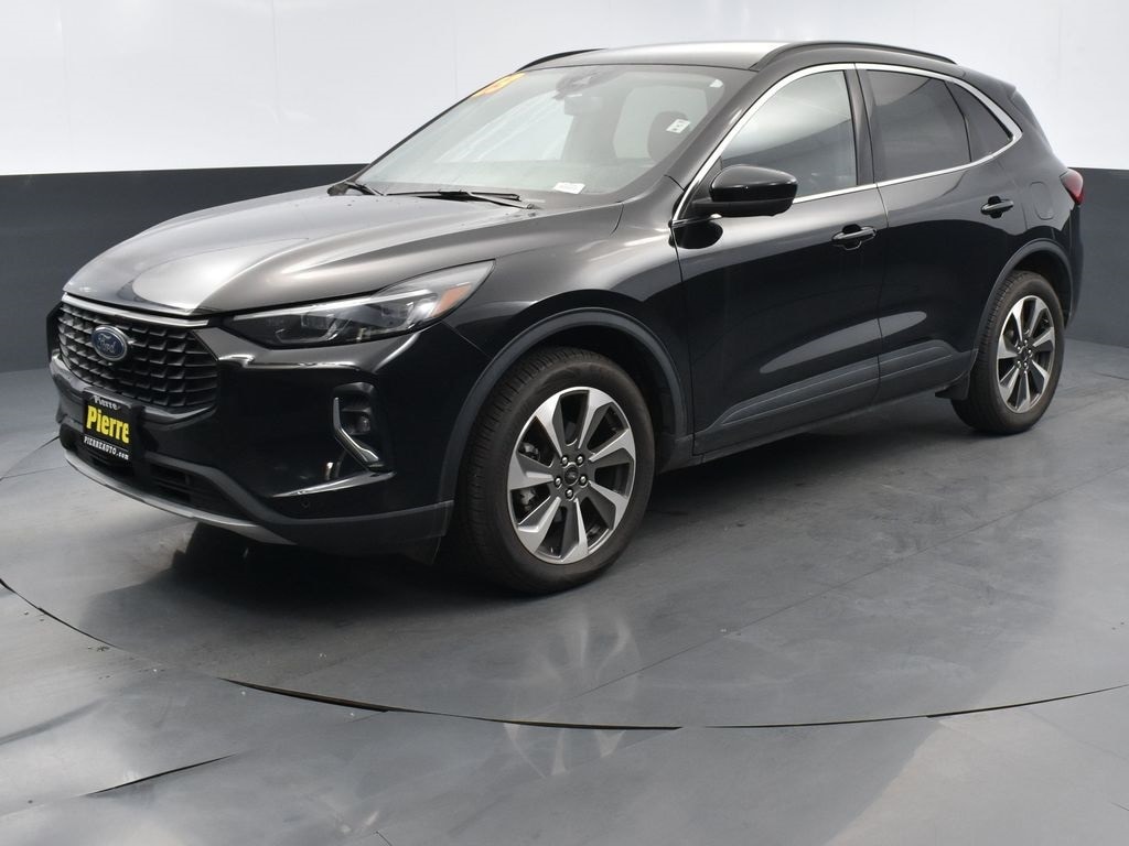 2023 Ford Escape Platinum's photo