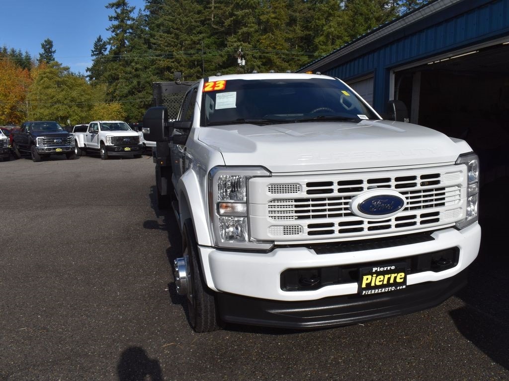 2023 Ford F-550 Super Duty Chassis Cab XL's photo