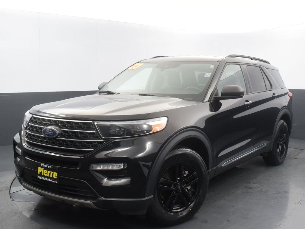 2023 Ford Explorer XLT's photo