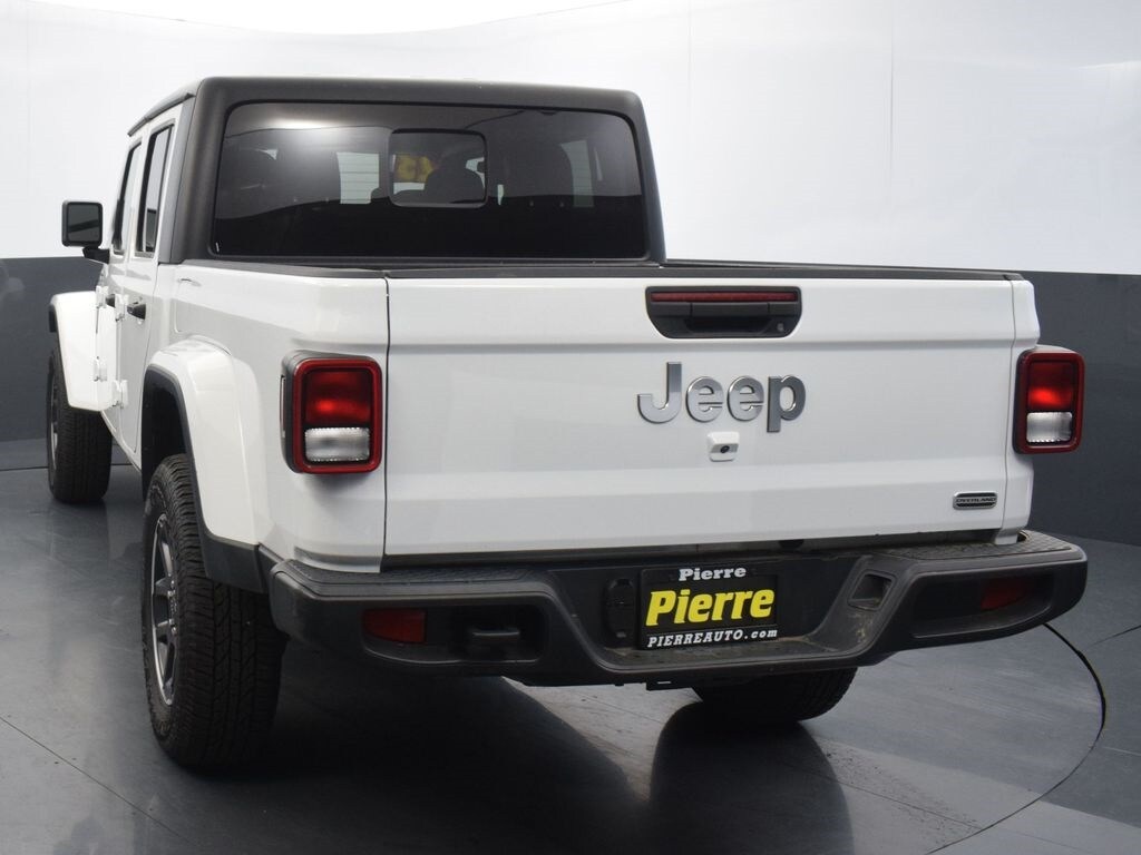 Used 2023 Jeep Gladiator Overland Truck Crew Cab