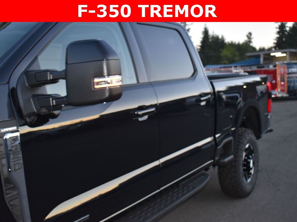 New 2025 Ford F-350 Lariat Truck Crew Cab