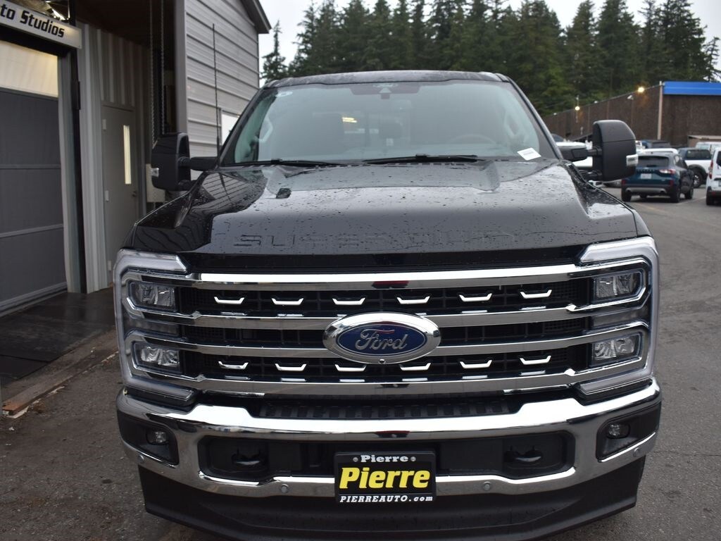 New 2025 Ford F-350 Lariat Truck Crew Cab